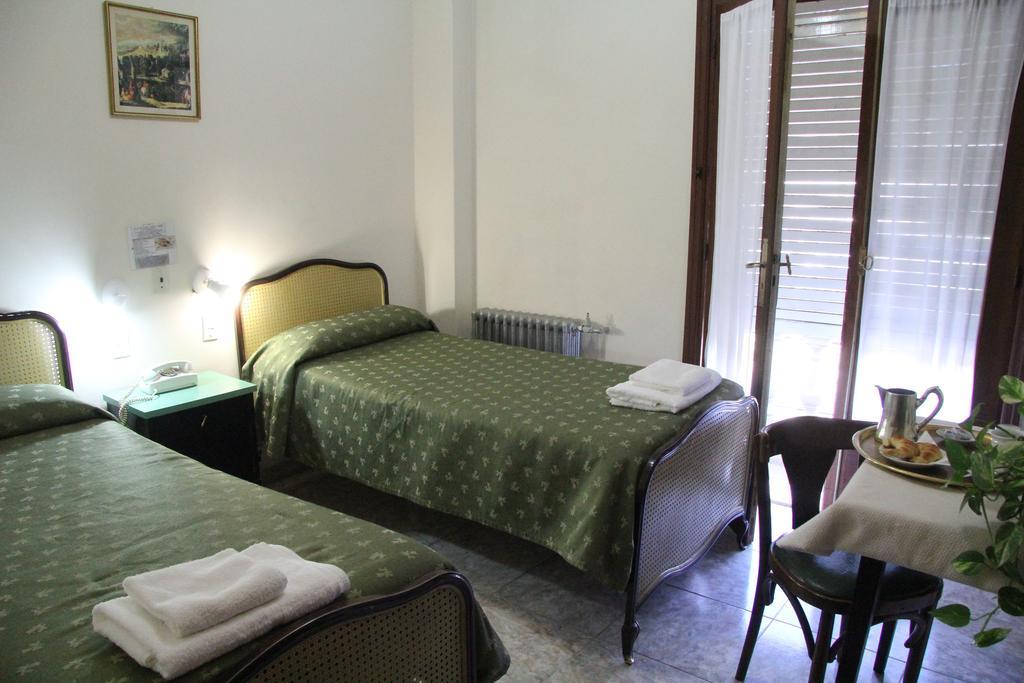 Hotel Touring Club Trelew Exterior photo